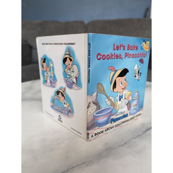 Vintage Walt Disney Let's Bake Cookies, Pinocchio! Card Book - Picture 2 of 5